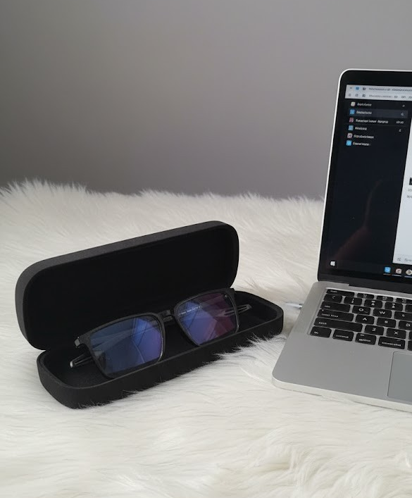 Flexible Arm Eyewear 