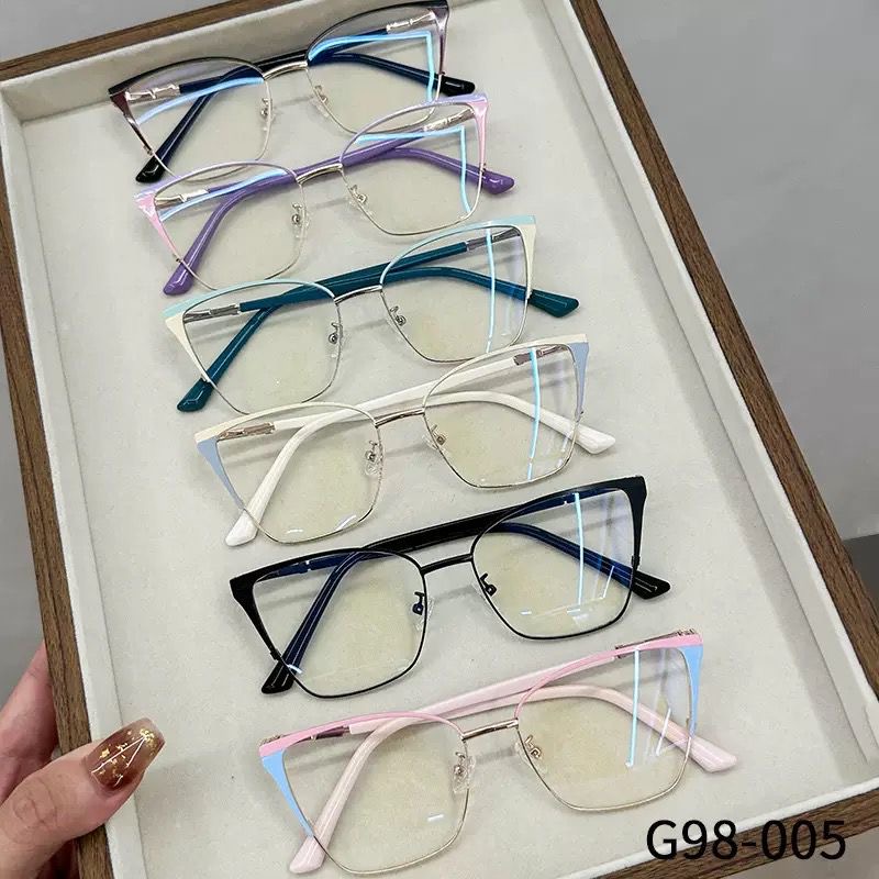 Classic dual-tone female Eyeware