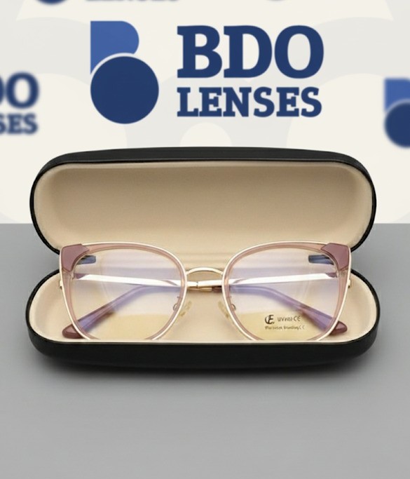 Blue light blocking cat-eye frame